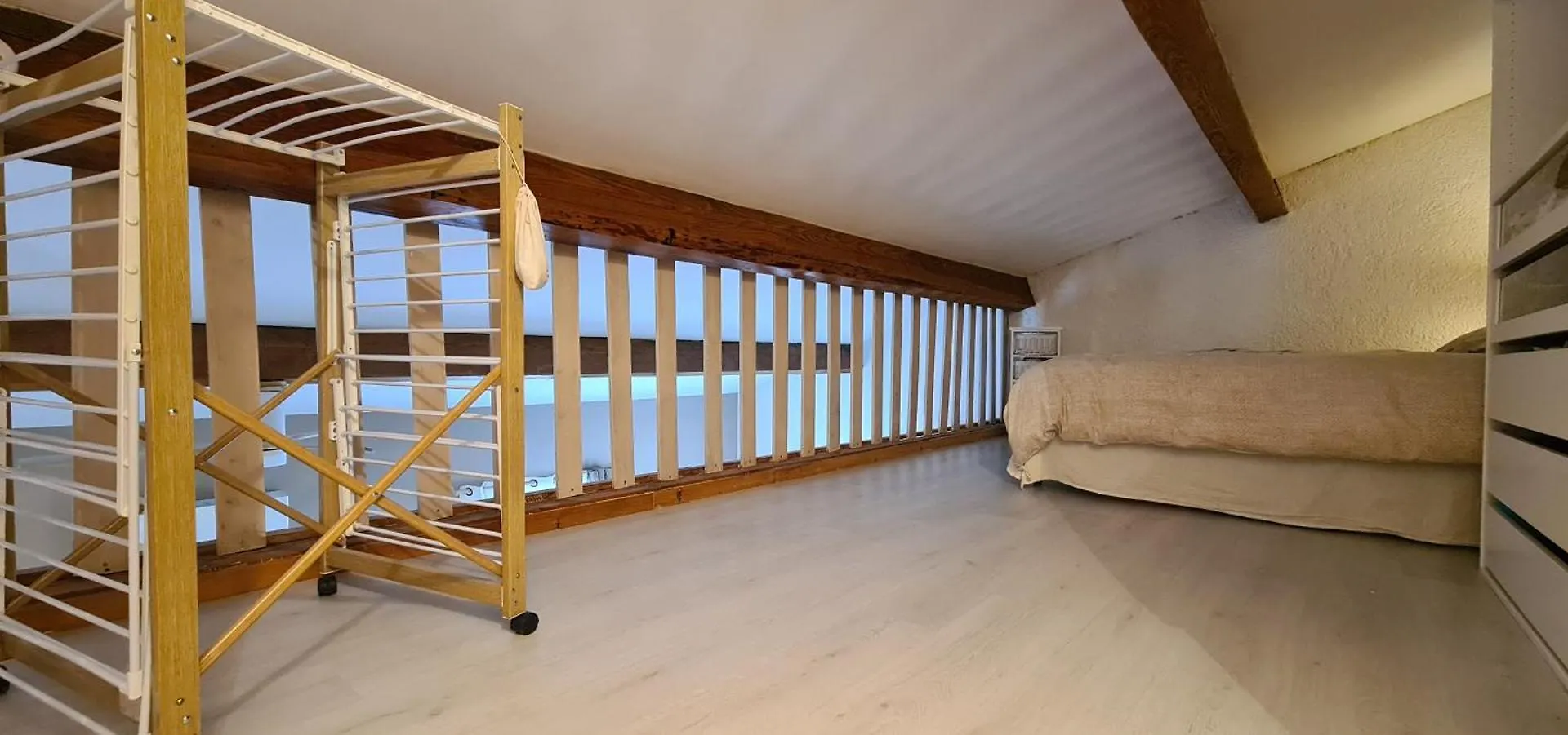 Appartement Cozy Avec Clim, Balcon Et Parking Gratuit Salavas Apartment