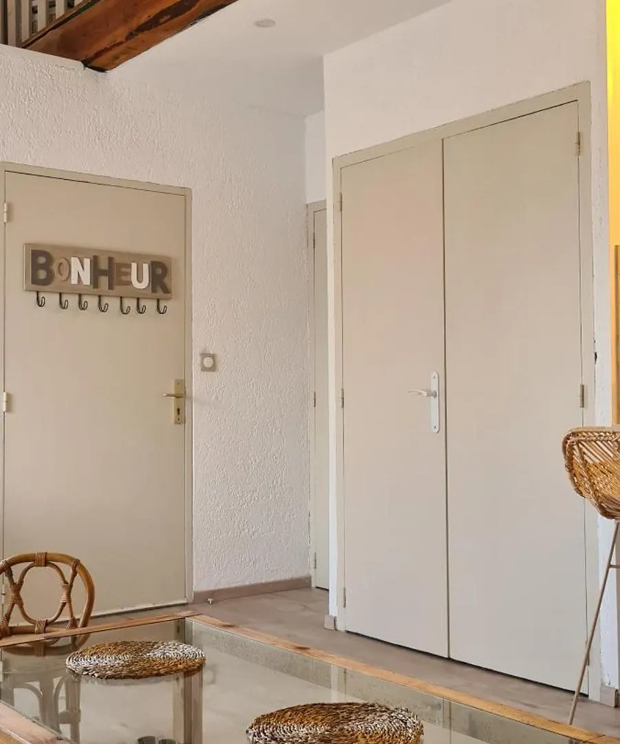 Appartement Cozy Avec Clim, Balcon Et Parking Gratuit Salavas Apartment